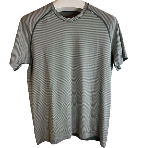 Men’s Lululemon Athletic Metal Vent Tech Green White Subtle Striped Tee Size Lg - Picture 1 of 8